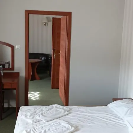 Przylesie Hotel 2*
